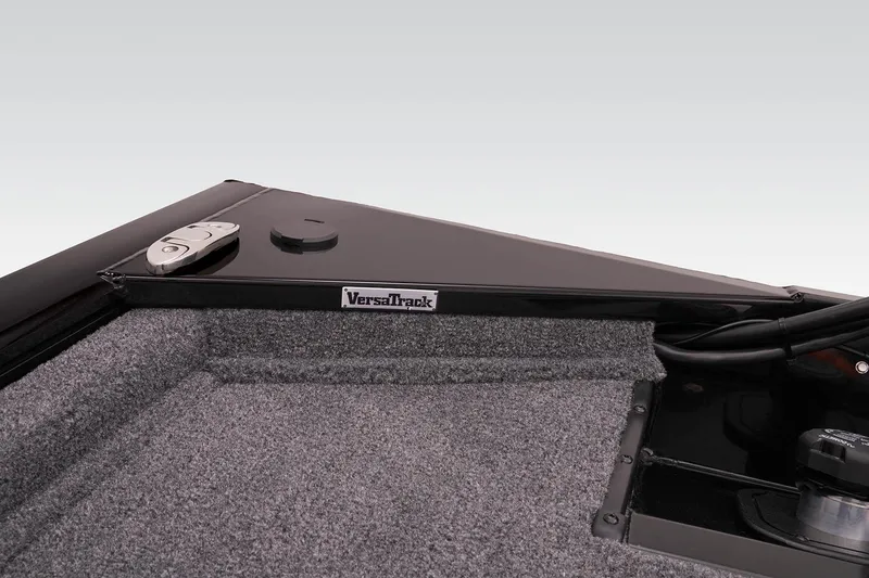 Slide: The Image of Tracker Pro 170 2024 - 22