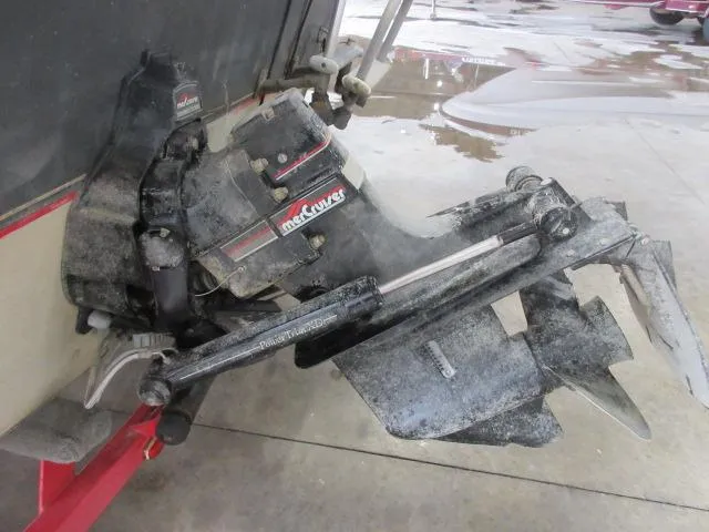 Slide: The Image of 1990 Lund 1850 Tyee Gran Sport boat with MerCruiser outboard motor. - 8