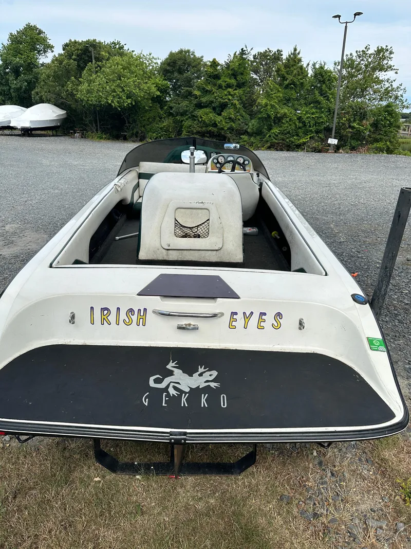 The Image of 1998 Gekko GTS-20 boat named Irish Eyes parked on gravel. - 0