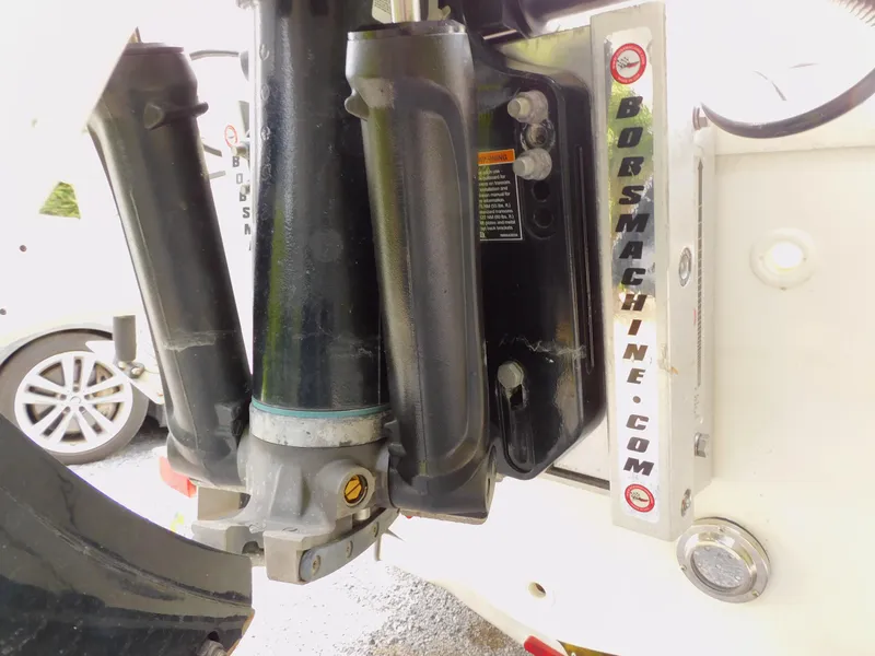 Slide: The Image of Boston Whaler 240 Dauntless 2018 - 31