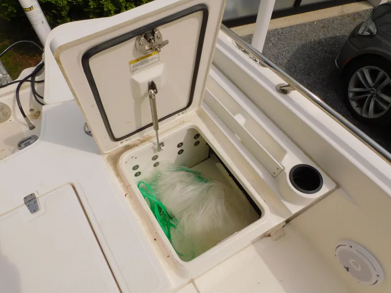 Slide: The Image of Boston Whaler 240 Dauntless 2018 - 44