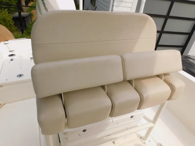 Slide: The Image of Boston Whaler 240 Dauntless 2018 - 51