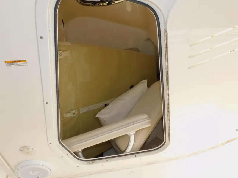 Slide: The Image of Boston Whaler 240 Dauntless 2018 - 65