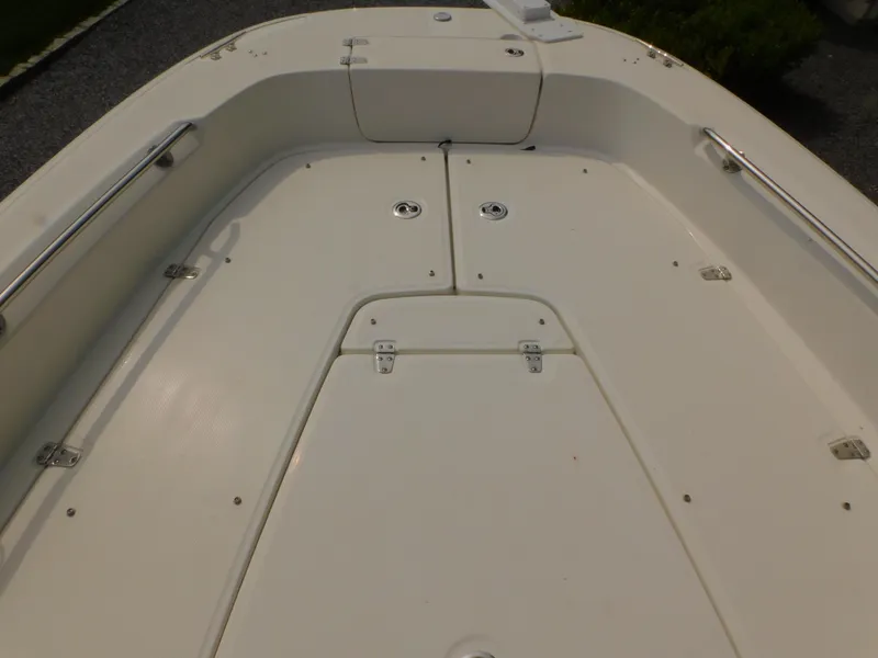 Slide: The Image of Boston Whaler 240 Dauntless 2018 - 67