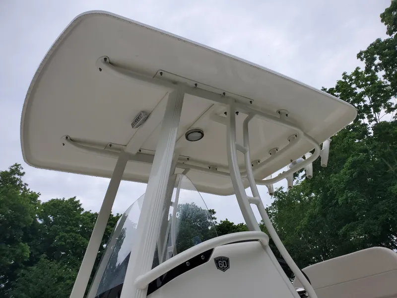Slide: The Image of Boston Whaler 240 Dauntless 2018 - 7