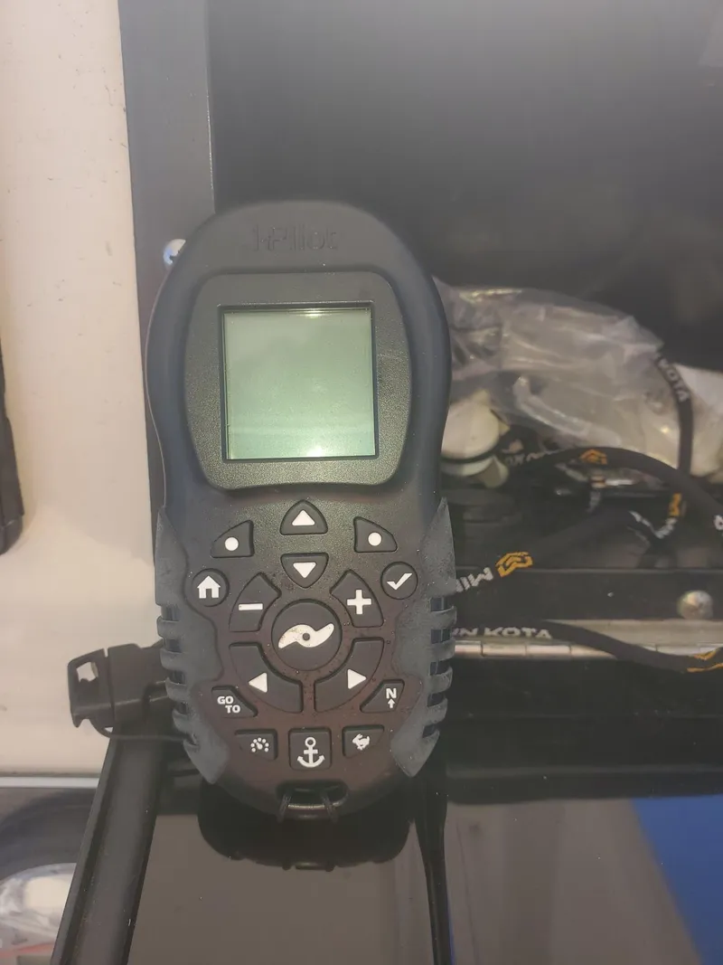 Slide: The Image of Boston Whaler 240 Dauntless 2018 - 86