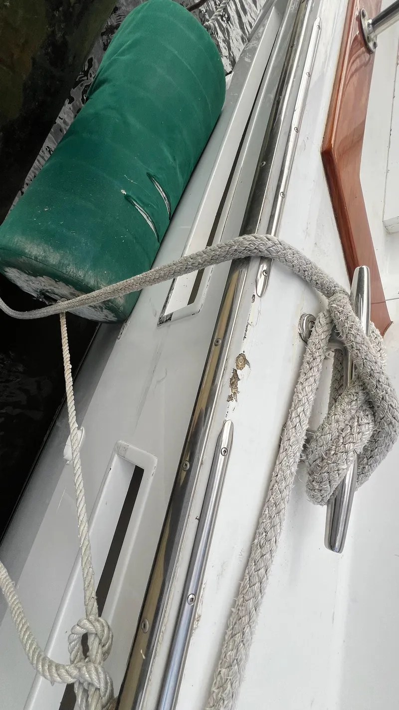 Slide: The Image of Hatteras 72 Motor Yacht 1987 - 50