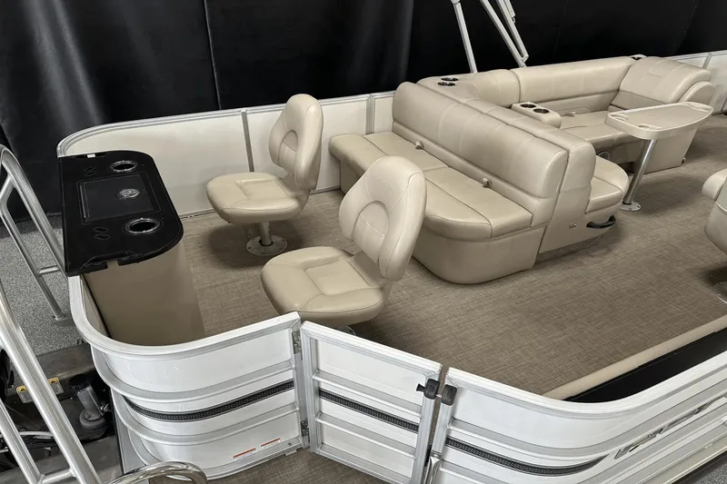 Slide: The Image of Ranger REATA 220 FISHING PONTOON 2018 - 11