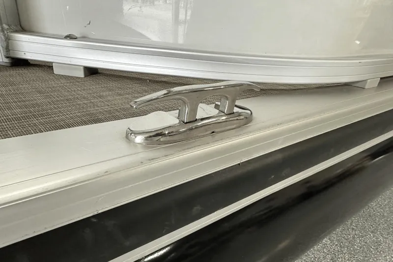 Slide: The Image of Ranger REATA 220 FISHING PONTOON 2018 - 16