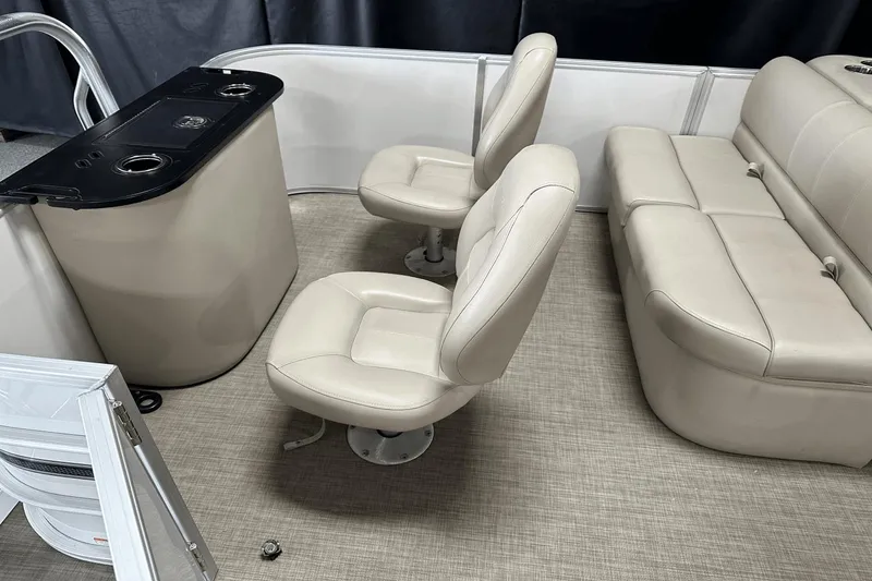 Slide: The Image of Ranger REATA 220 FISHING PONTOON 2018 - 28