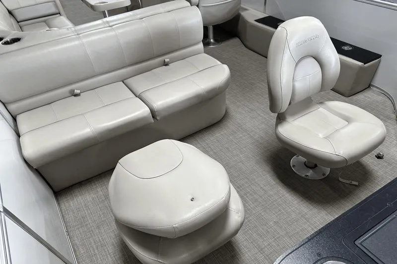 Slide: The Image of Ranger REATA 220 FISHING PONTOON 2018 - 35