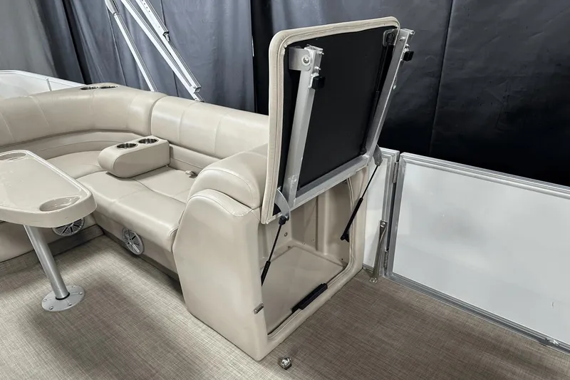 Slide: The Image of Ranger REATA 220 FISHING PONTOON 2018 - 52