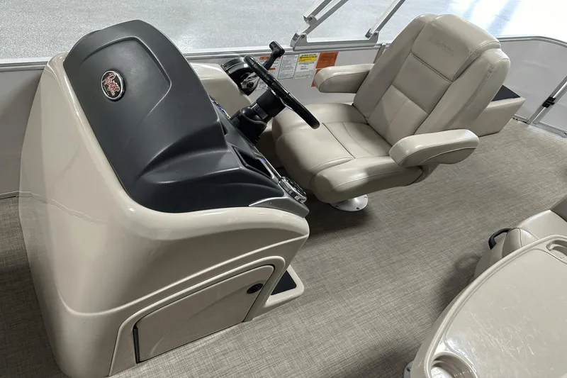 Slide: The Image of Ranger REATA 220 FISHING PONTOON 2018 - 57