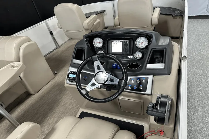 Slide: The Image of Ranger REATA 220 FISHING PONTOON 2018 - 8