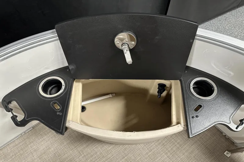Slide: The Image of Ranger REATA 220 FISHING PONTOON 2018 - 81