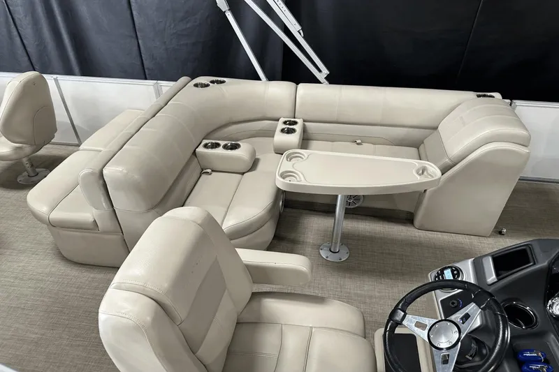 Slide: The Image of Ranger REATA 220 FISHING PONTOON 2018 - 9