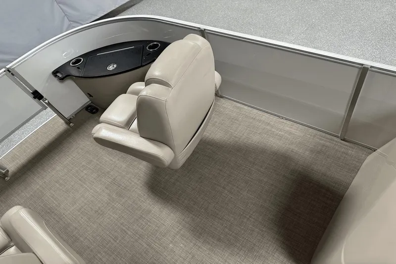 Slide: The Image of Ranger REATA 220 FISHING PONTOON 2018 - 90