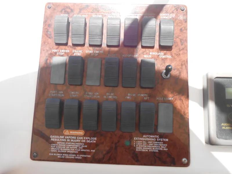 Slide: The Image of Sea Ray 400 Sedan Bridge 2002 - 101