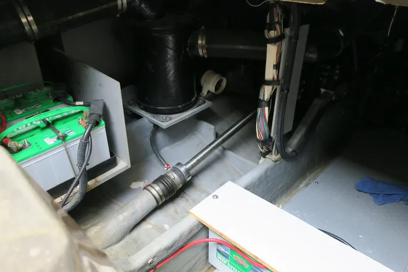 Slide: The Image of Engine compartment of a 2002 Sea Ray 400 Sedan Bridge yacht. - 28