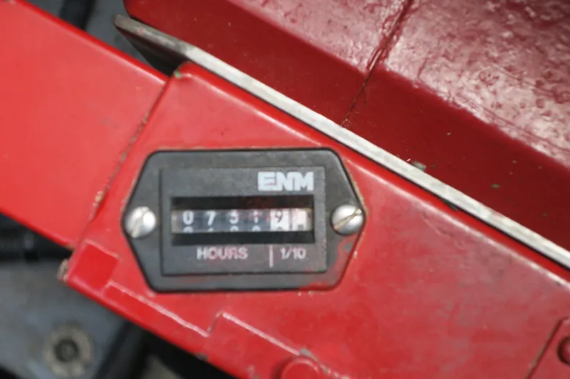 Slide: The Image of Hour meter on a 2002 Sea Ray 400 Sedan Bridge boat. - 38