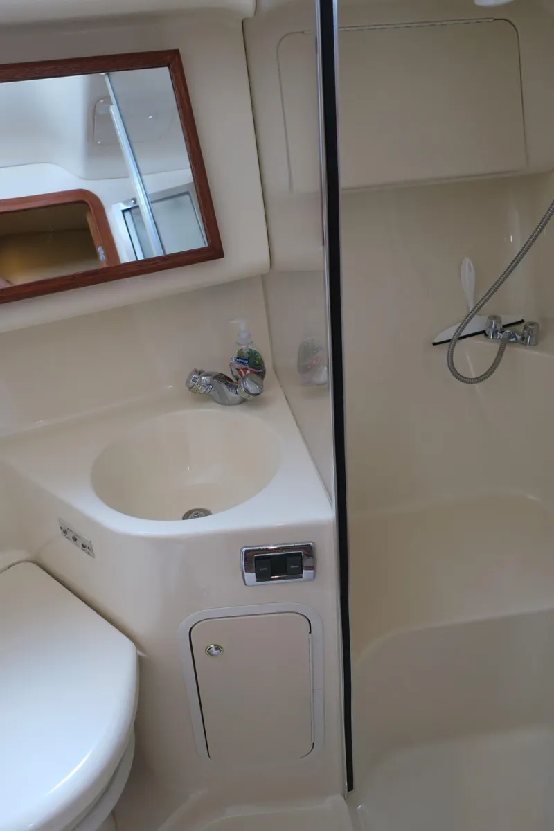 Slide: The Image of Sea Ray 400 Sedan Bridge 2002 - 54