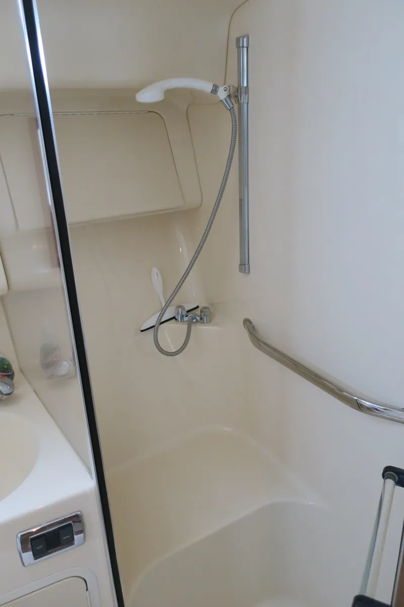 Slide: The Image of Sea Ray 400 Sedan Bridge 2002 - 55