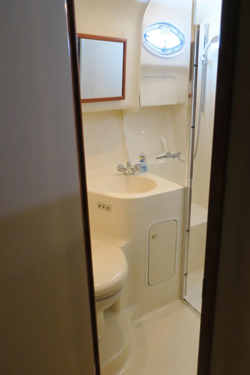 Slide: The Image of Sea Ray 400 Sedan Bridge 2002 - 60