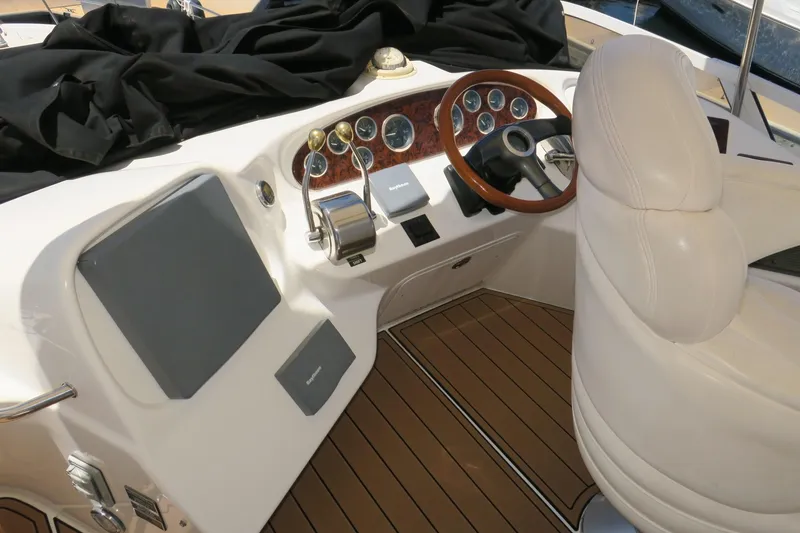 Slide: The Image of Sea Ray 400 Sedan Bridge 2002 - 68