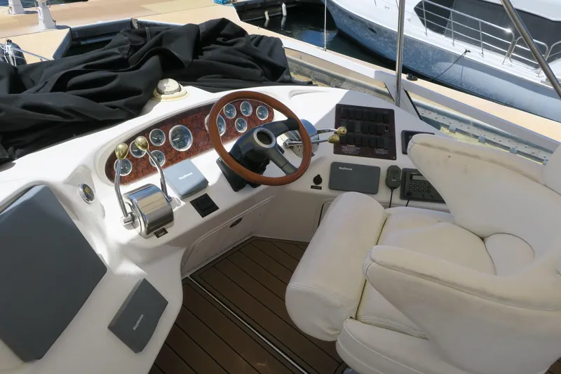 Slide: The Image of Sea Ray 400 Sedan Bridge 2002 - 69