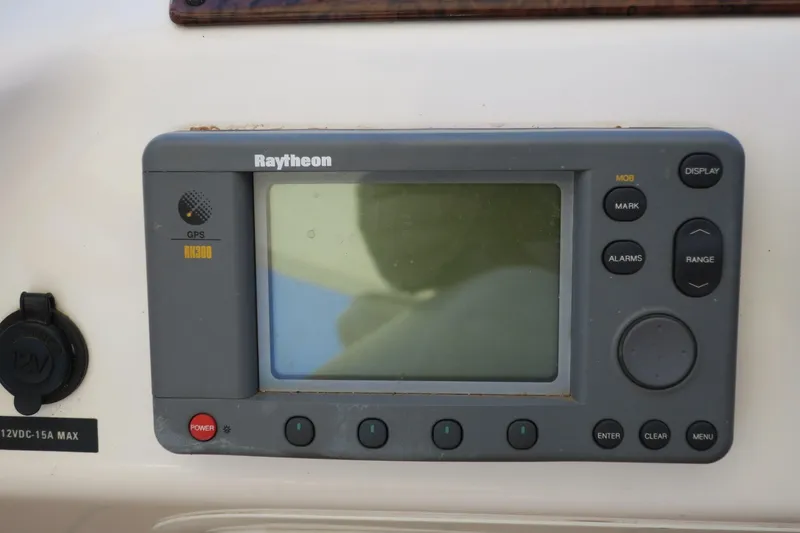 Slide: The Image of Sea Ray 400 Sedan Bridge 2002 - 73