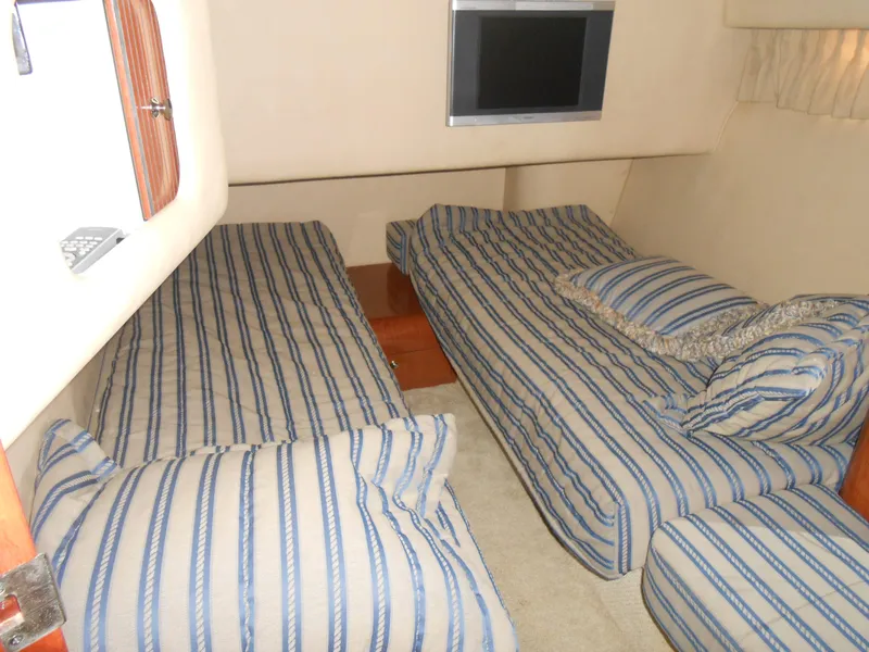 Slide: The Image of Sea Ray 400 Sedan Bridge 2002 - 79