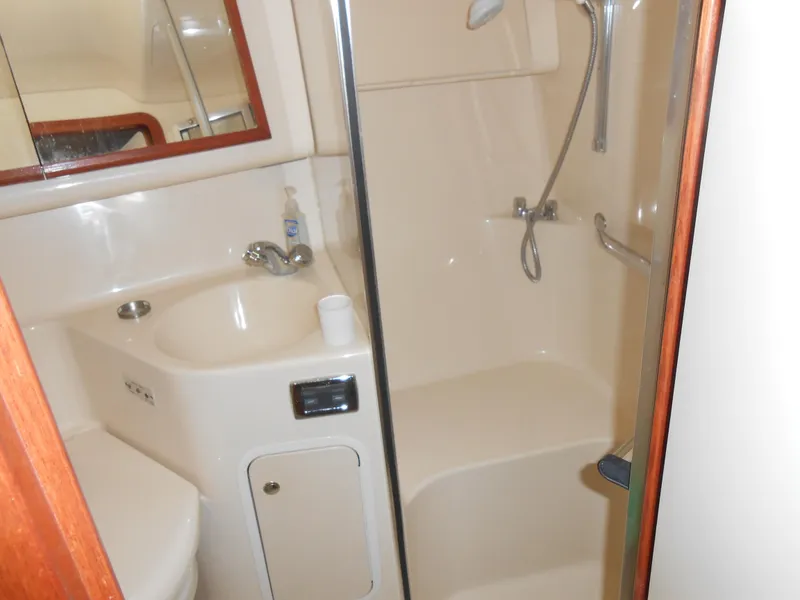 Slide: The Image of Sea Ray 400 Sedan Bridge 2002 - 80