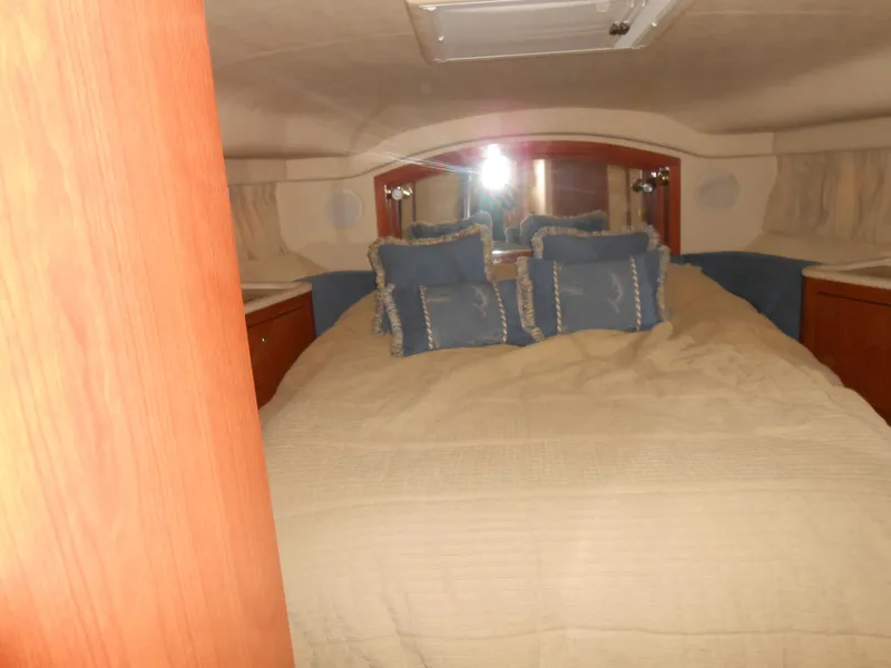 Slide: The Image of Sea Ray 400 Sedan Bridge 2002 - 84