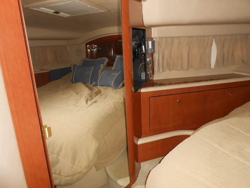 Slide: The Image of Sea Ray 400 Sedan Bridge 2002 - 86