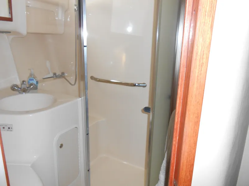 Slide: The Image of Sea Ray 400 Sedan Bridge 2002 - 89