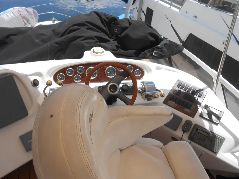 Slide: The Image of Sea Ray 400 Sedan Bridge 2002 - 97