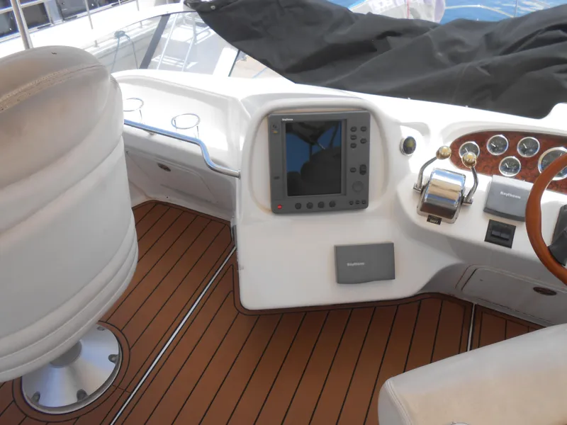 Slide: The Image of Sea Ray 400 Sedan Bridge 2002 - 98