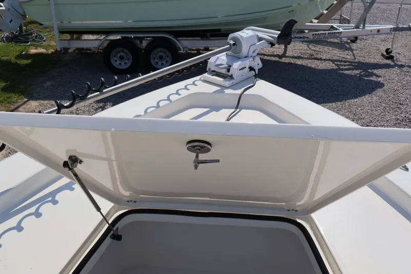 Slide: The Image of Avenger 26 AV 2024 - 16