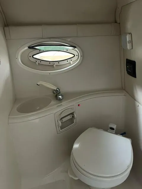 Slide: The Image of 2003 Monterey 298 SC Cruiser bathroom with sink and toilet - 7
