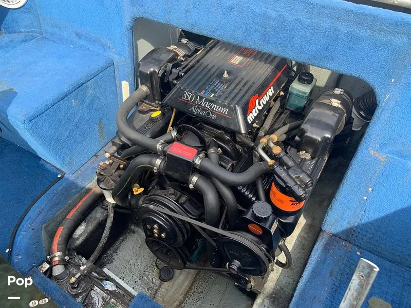 Slide: The Image of 1994 Sea Ray 220 Signature for sale in Somerset, KY - 10