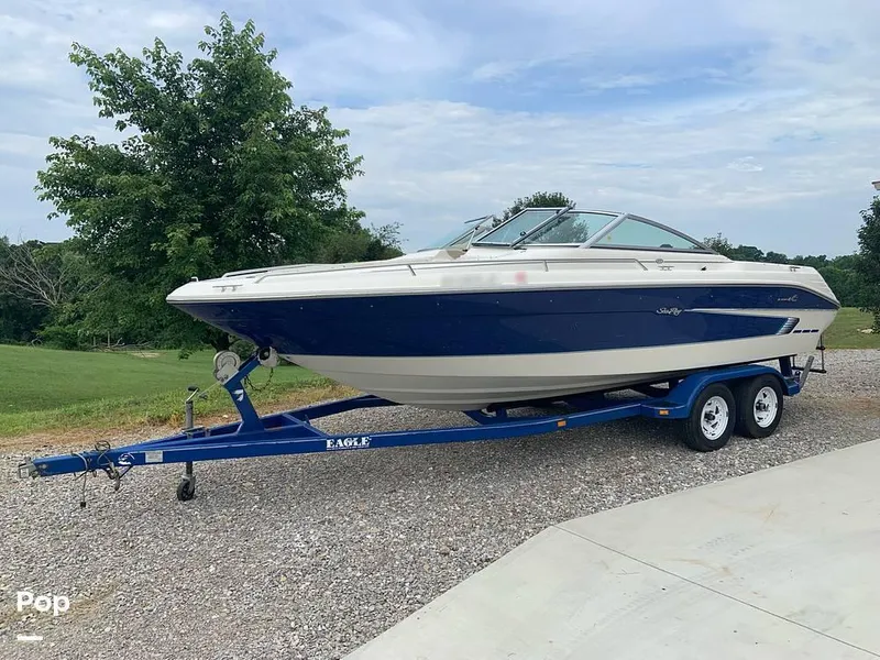Slide: The Image of 1994 Sea Ray 220 Signature for sale in Somerset, KY - 13
