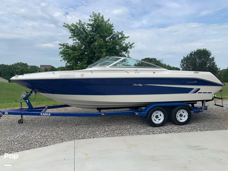 Slide: The Image of 1994 Sea Ray 220 Signature for sale in Somerset, KY - 14