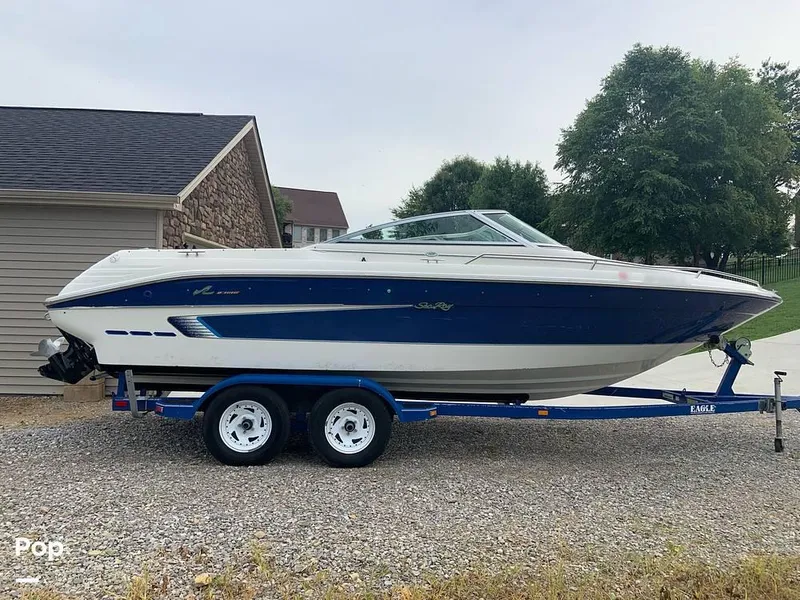 Slide: The Image of 1994 Sea Ray 220 Signature for sale in Somerset, KY - 15