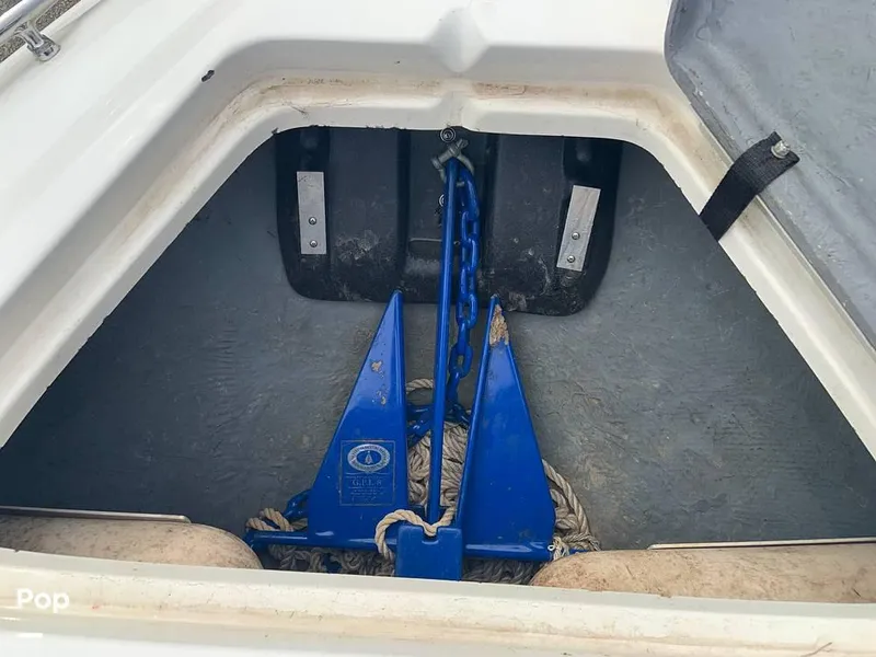 Slide: The Image of 1994 Sea Ray 220 Signature for sale in Somerset, KY - 20