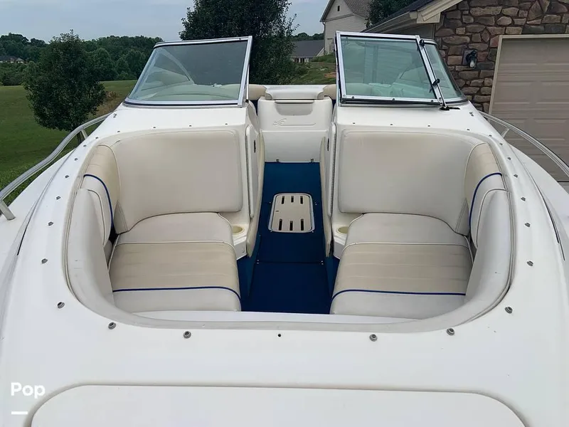 Slide: The Image of 1994 Sea Ray 220 Signature for sale in Somerset, KY - 21