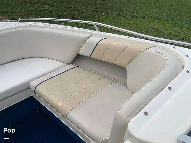 Slide: The Image of 1994 Sea Ray 220 Signature for sale in Somerset, KY - 27