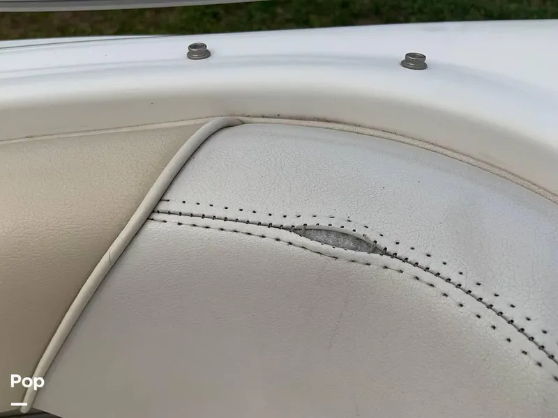 Slide: The Image of 1994 Sea Ray 220 Signature for sale in Somerset, KY - 28