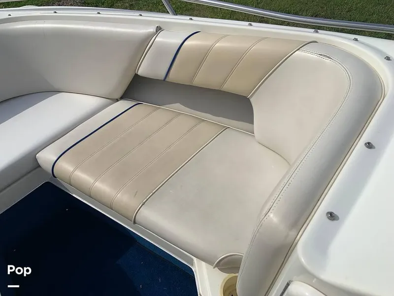 Slide: The Image of 1994 Sea Ray 220 Signature for sale in Somerset, KY - 31