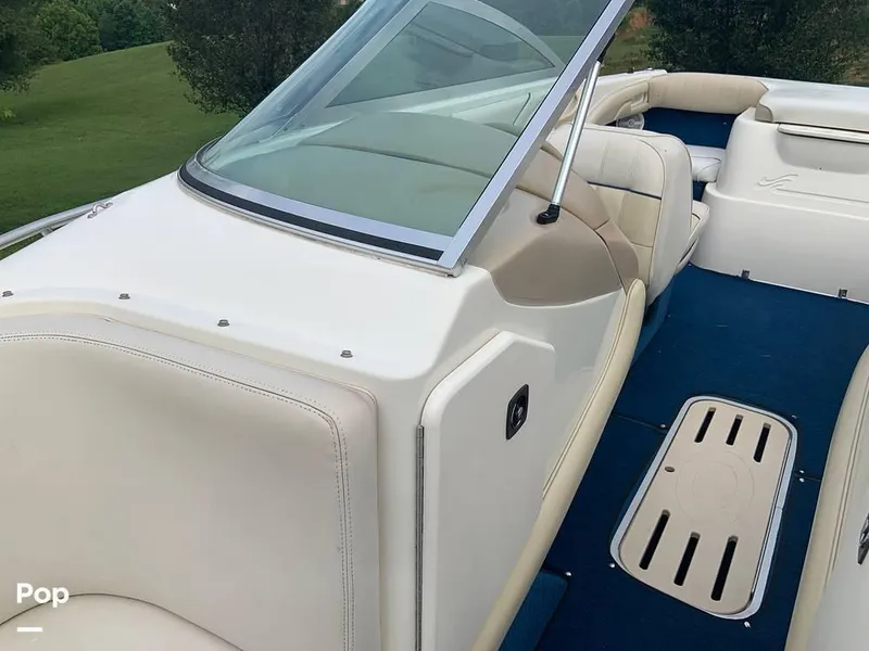 Slide: The Image of 1994 Sea Ray 220 Signature for sale in Somerset, KY - 40
