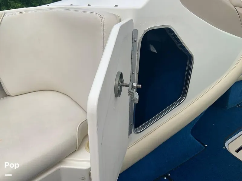 Slide: The Image of 1994 Sea Ray 220 Signature for sale in Somerset, KY - 41